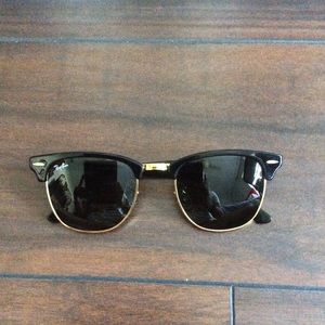 Black ray bans